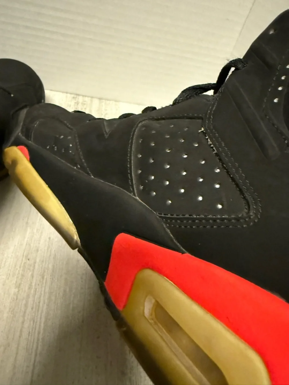 Jordan 6 Retro Infrared Sneakers 384664-023 High Top Black 2014 Men’s Size 10 -